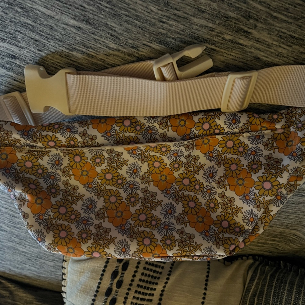 Super cute flowered fanny pack